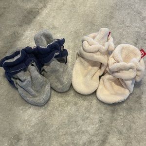 Zutano booties bundle of 2 pairs size 12 months